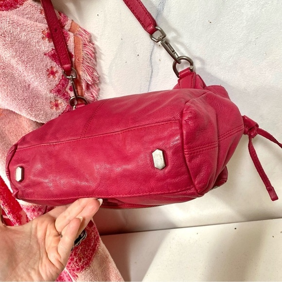 LIEBSKIND Berlin HOT PINK leather crossbody/clutch convertible bag - Picture 9 of 16